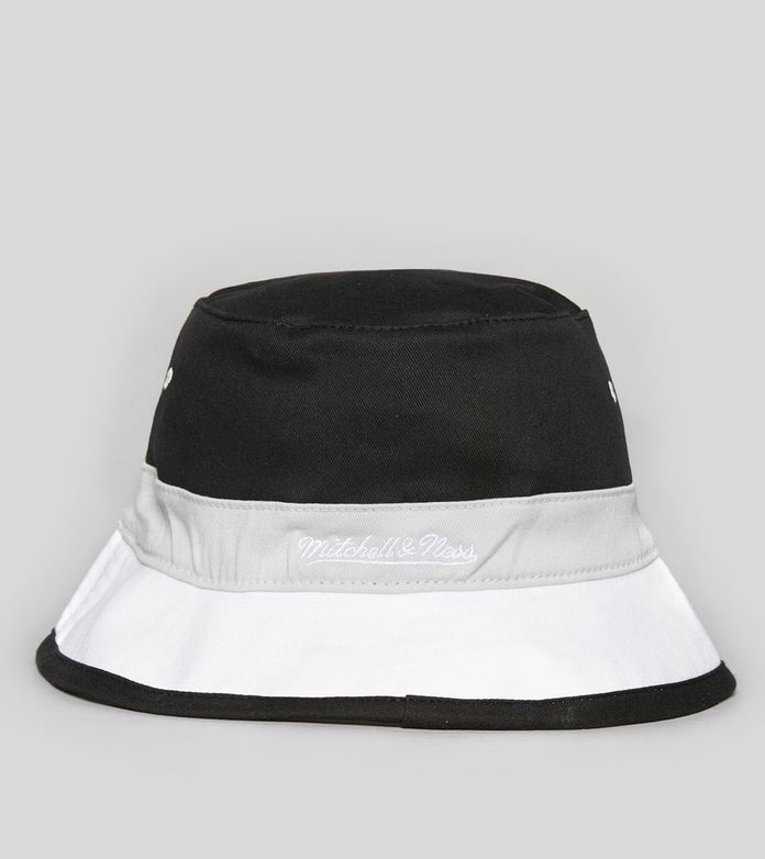 Mitchell & Ness Brooklyn Nets Team Bucket Hat Size?