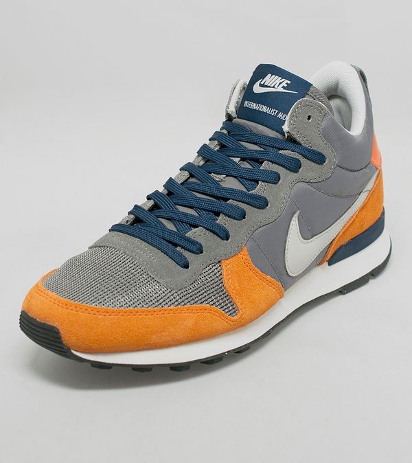 nike internationalist mid id