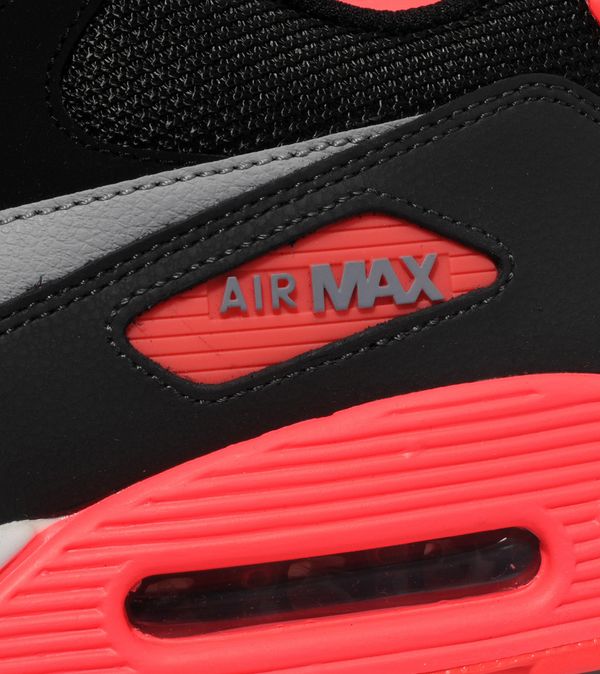 vapormax plus university red and black