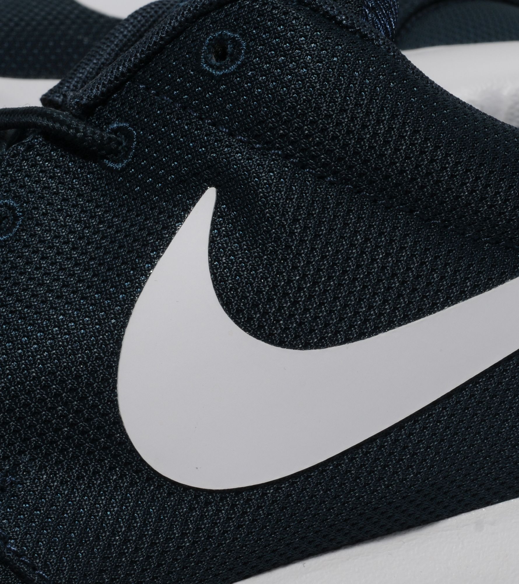 nike roshe wide width