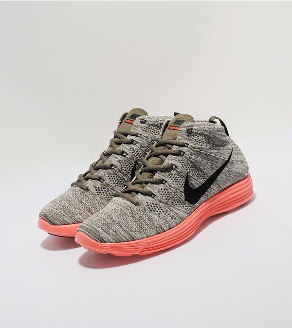 nike flyknit chukka size 10