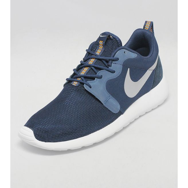 nike roshe run size 2
