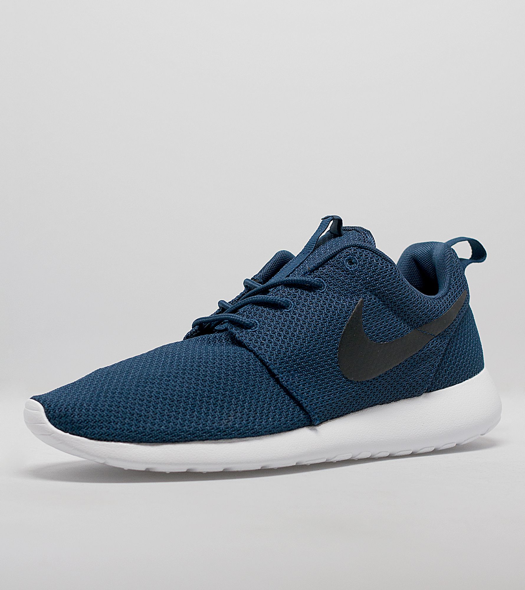 nike womens roshe one