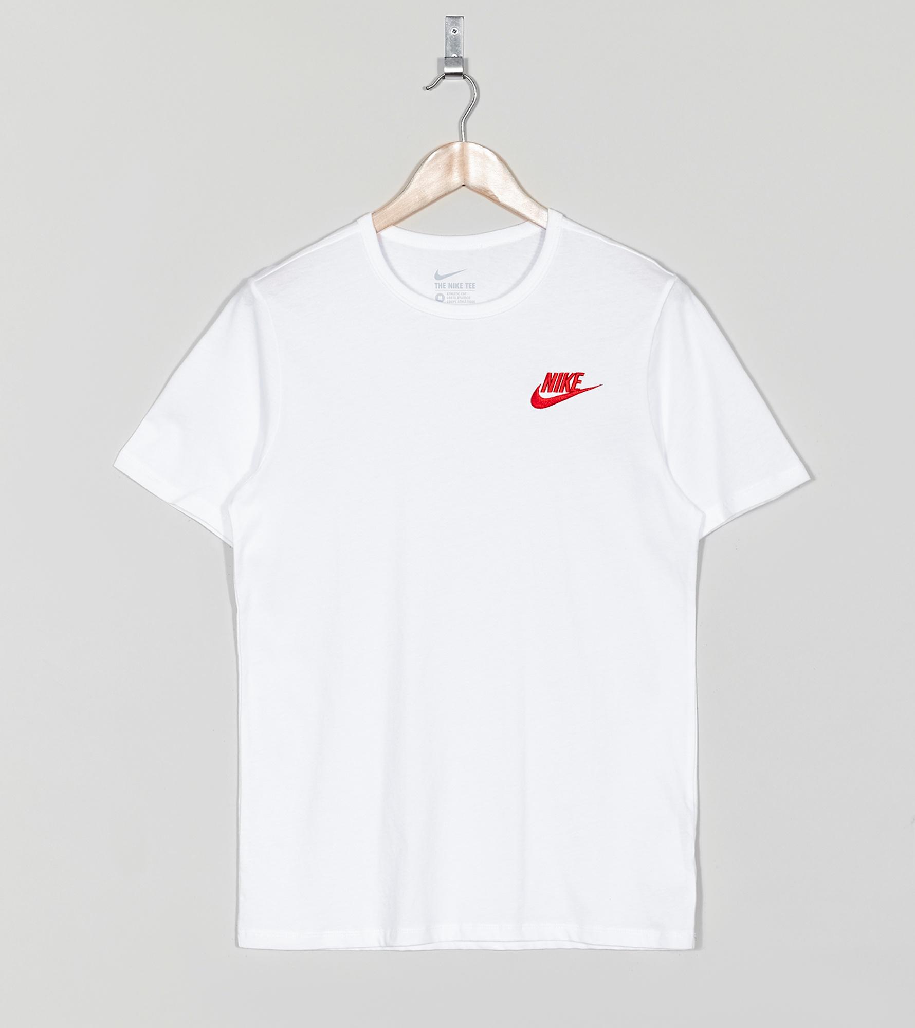 nike shoes with small logo