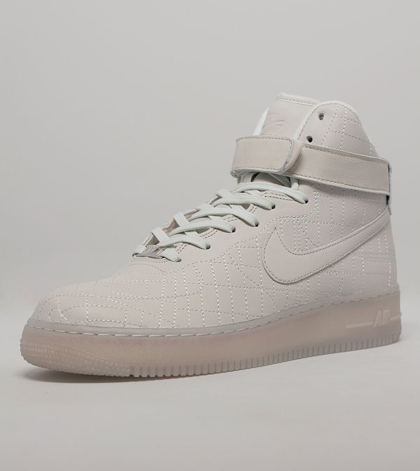 nike tekkie for ladies