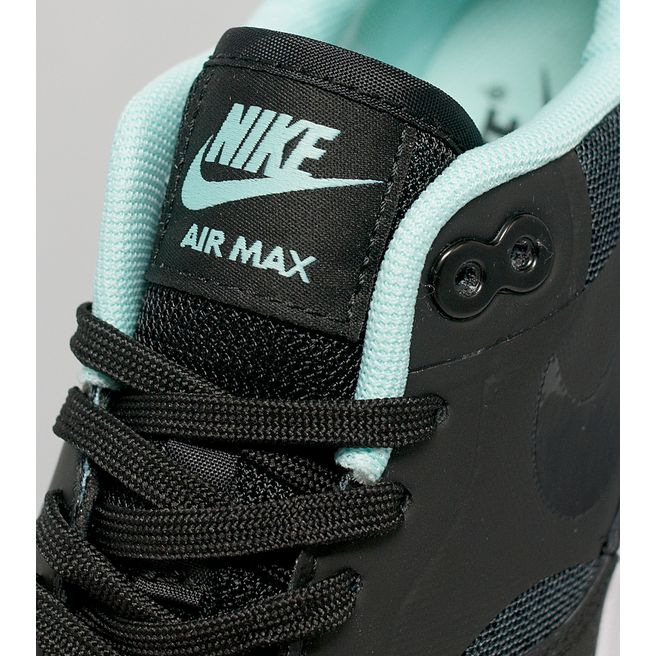w air max 1 ultra essentials