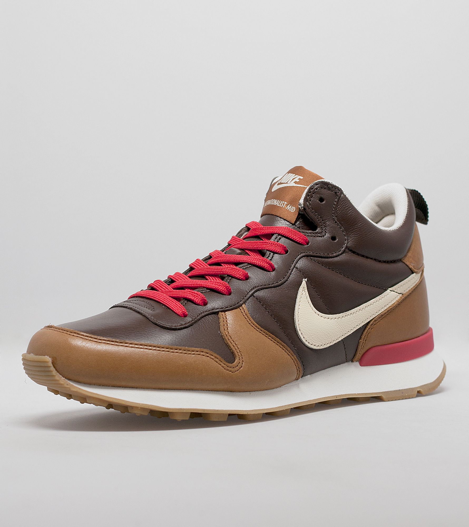 nike internationalist mid top
