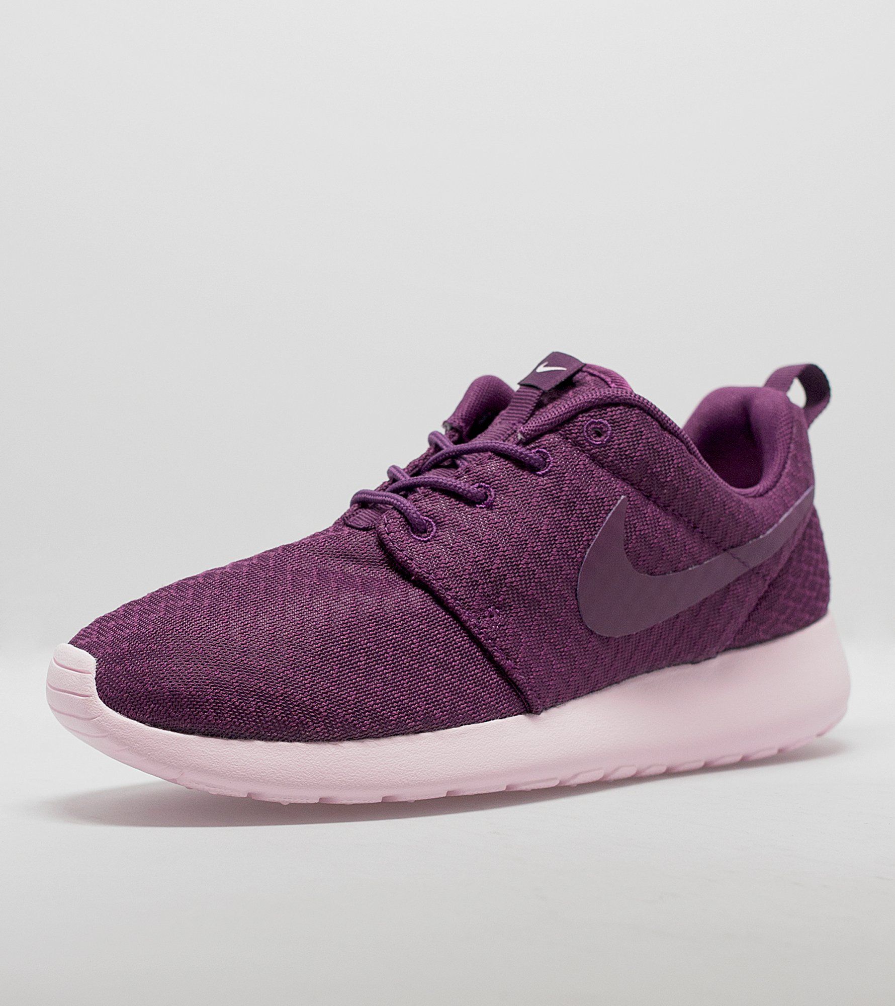 nike womens roshe sneakers