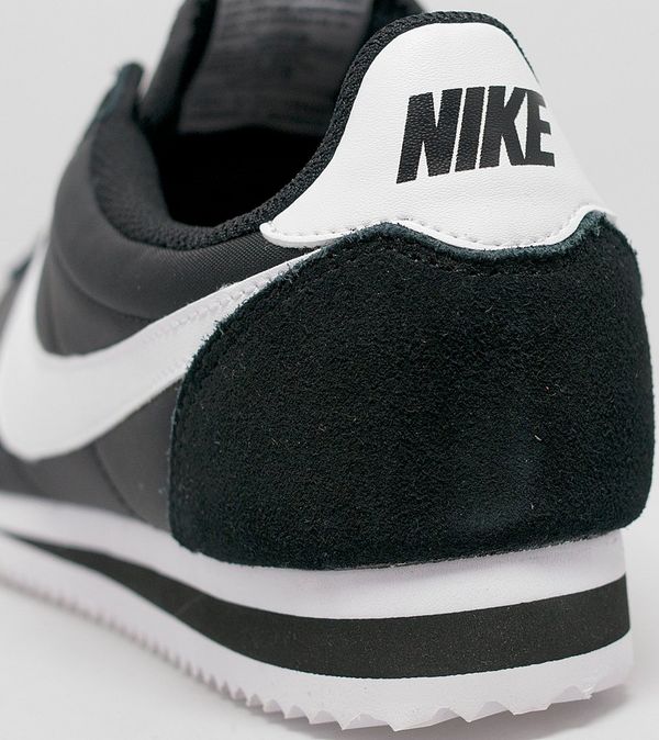 nike cortez size 10.5