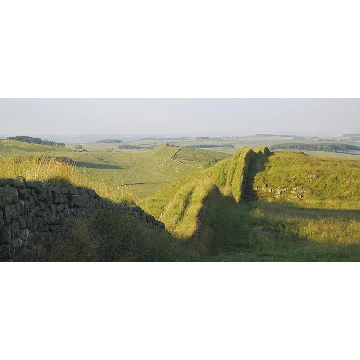 Cicerone Guide Book: Walking Hadrian's Wall Path: Mark Richards