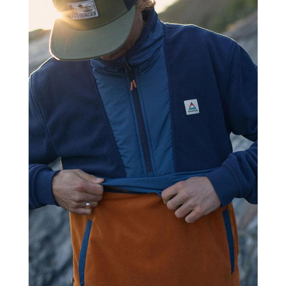 Passenger Men's Woodland Hoodless 1/2 Zip Fleece - Blue / Orange