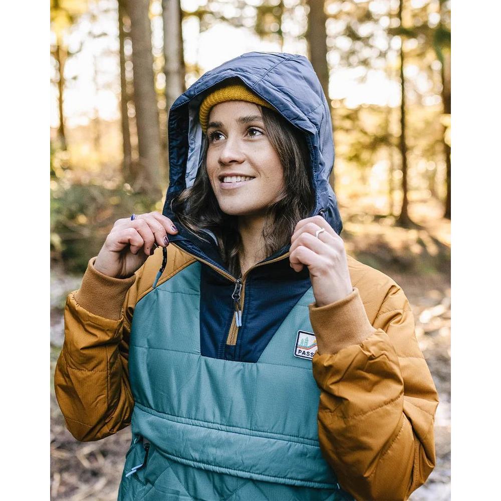 Passenger Women's Ocean Insulated Half Zip Jacket - Teal