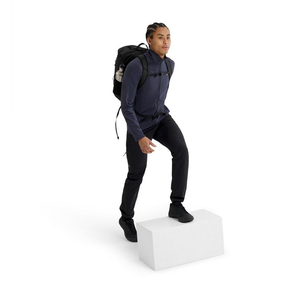 Arc'teryx Men's Kyanite Lightweight Jacket - Black Sapphire