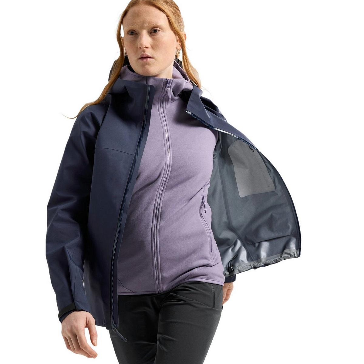 Arcteryx Women's Beta Jacket (Revised) - Navy