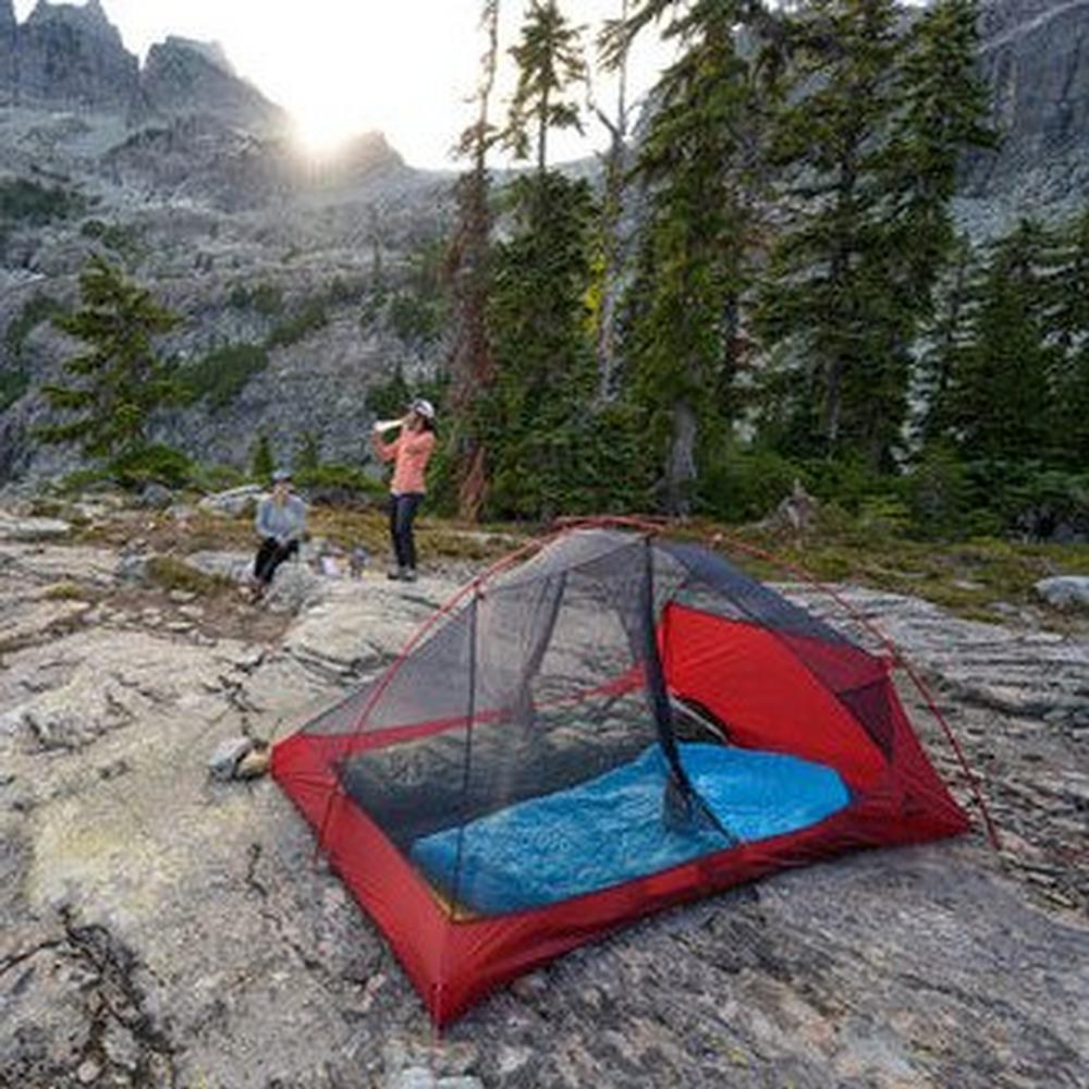 M.s.r. FreeLite™ 2-Person Ultralight Backpacking Tent – Green