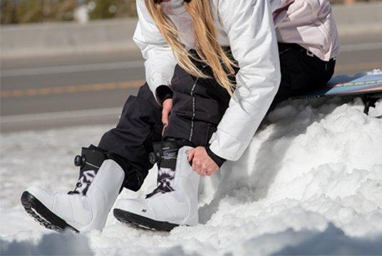 mm banner snowboards contour boots