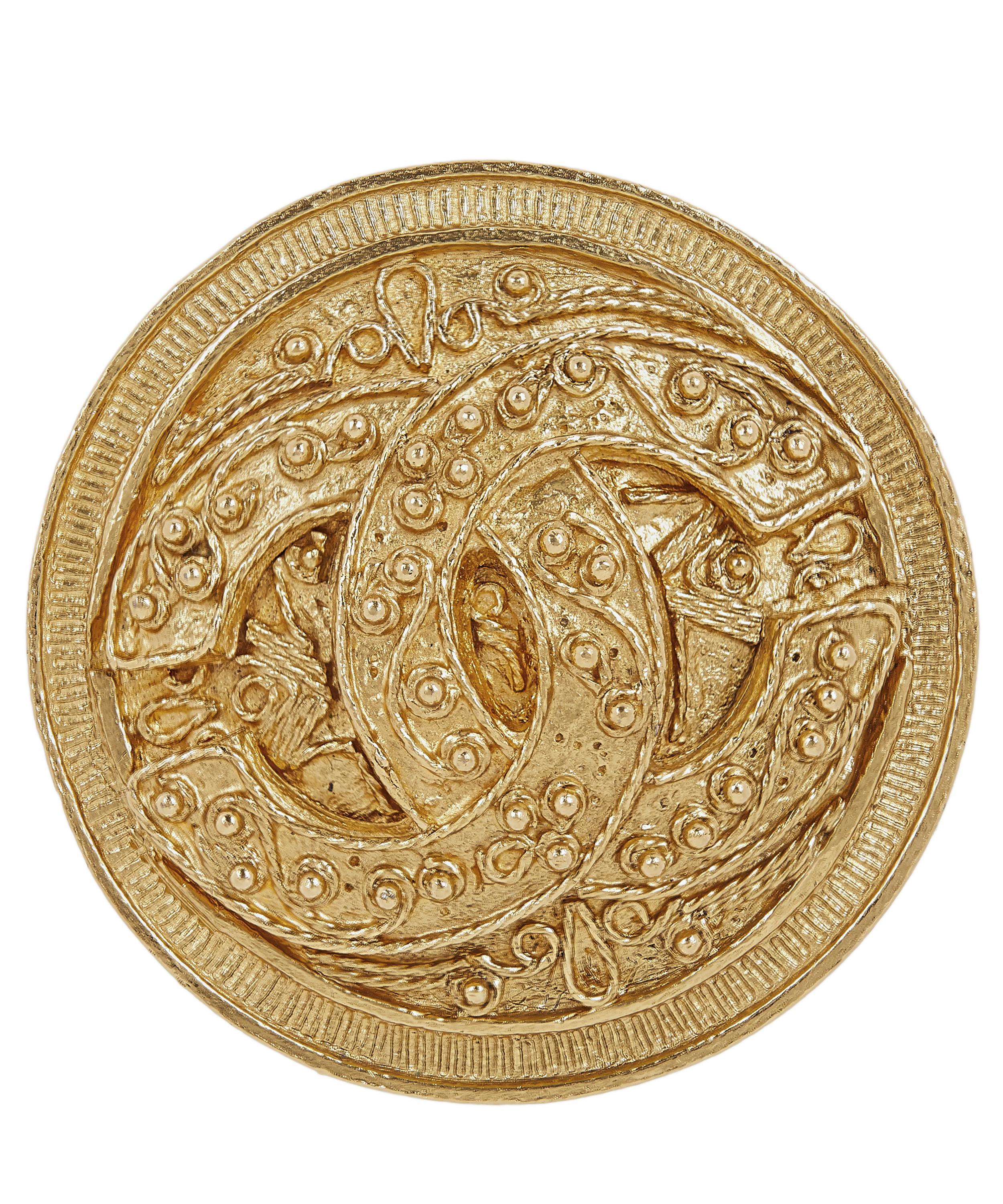 Designer Vintage 1990s Chanel Gilt Shield Brooch In Gold