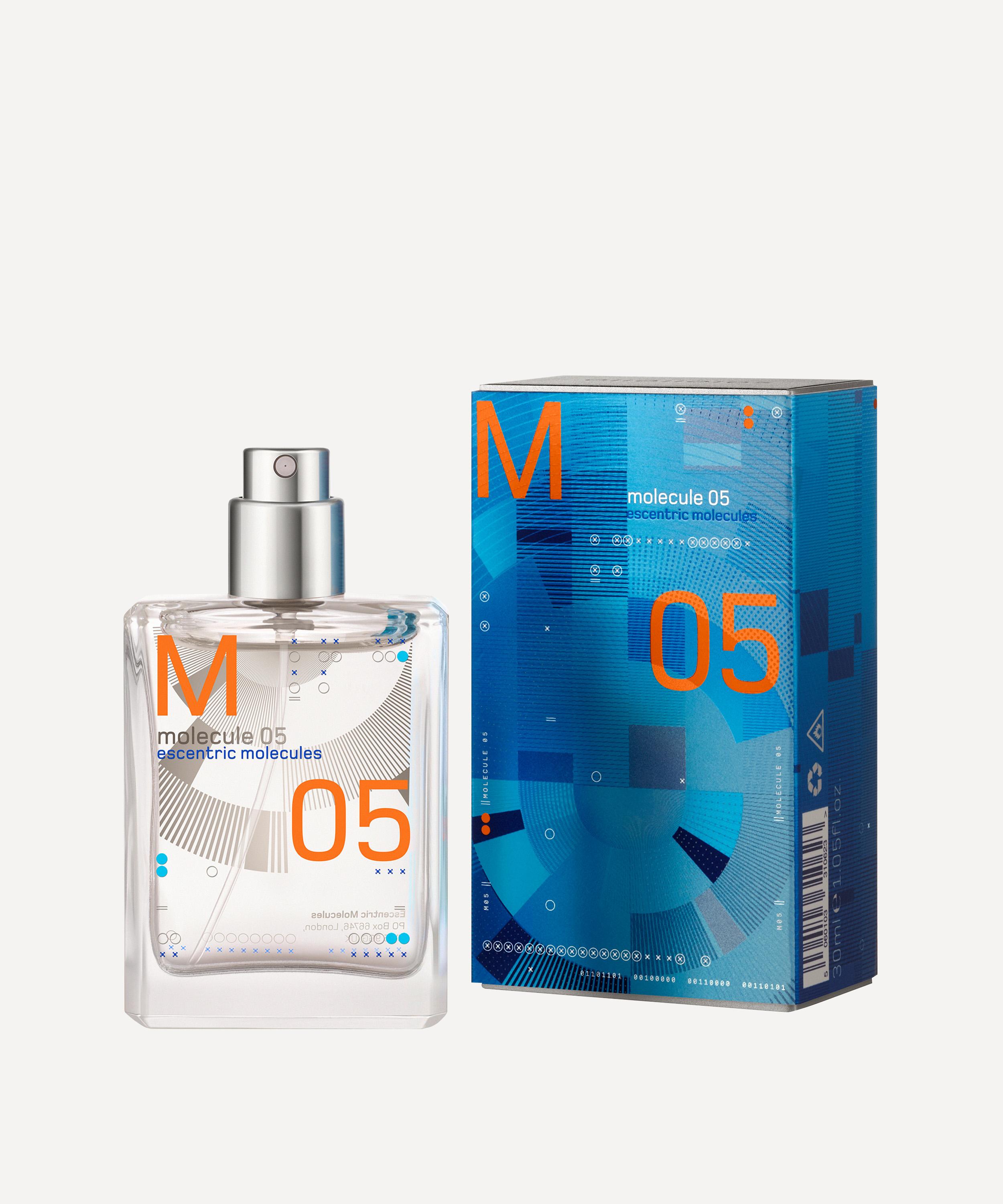 Escentric Molecules Mens Molecule 05 Eau de Toilette 30ml Travel Refill Woody & Sweet Fragrance / Scent For Him Aftershave Blue/Clear Luxury Chri