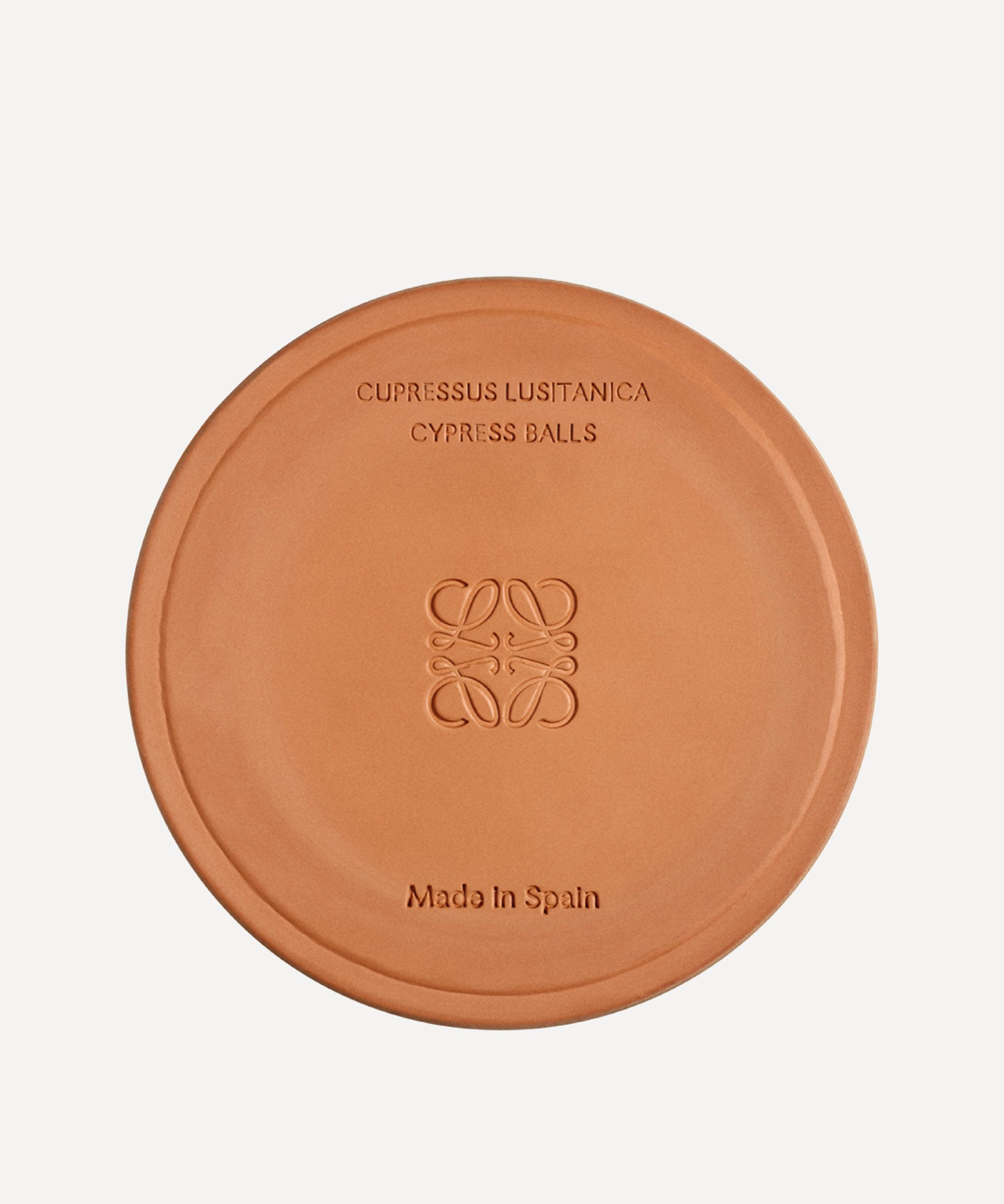 LOEWE LOEWE MEDIUM CYPRESS BALLS CANDLE 610G