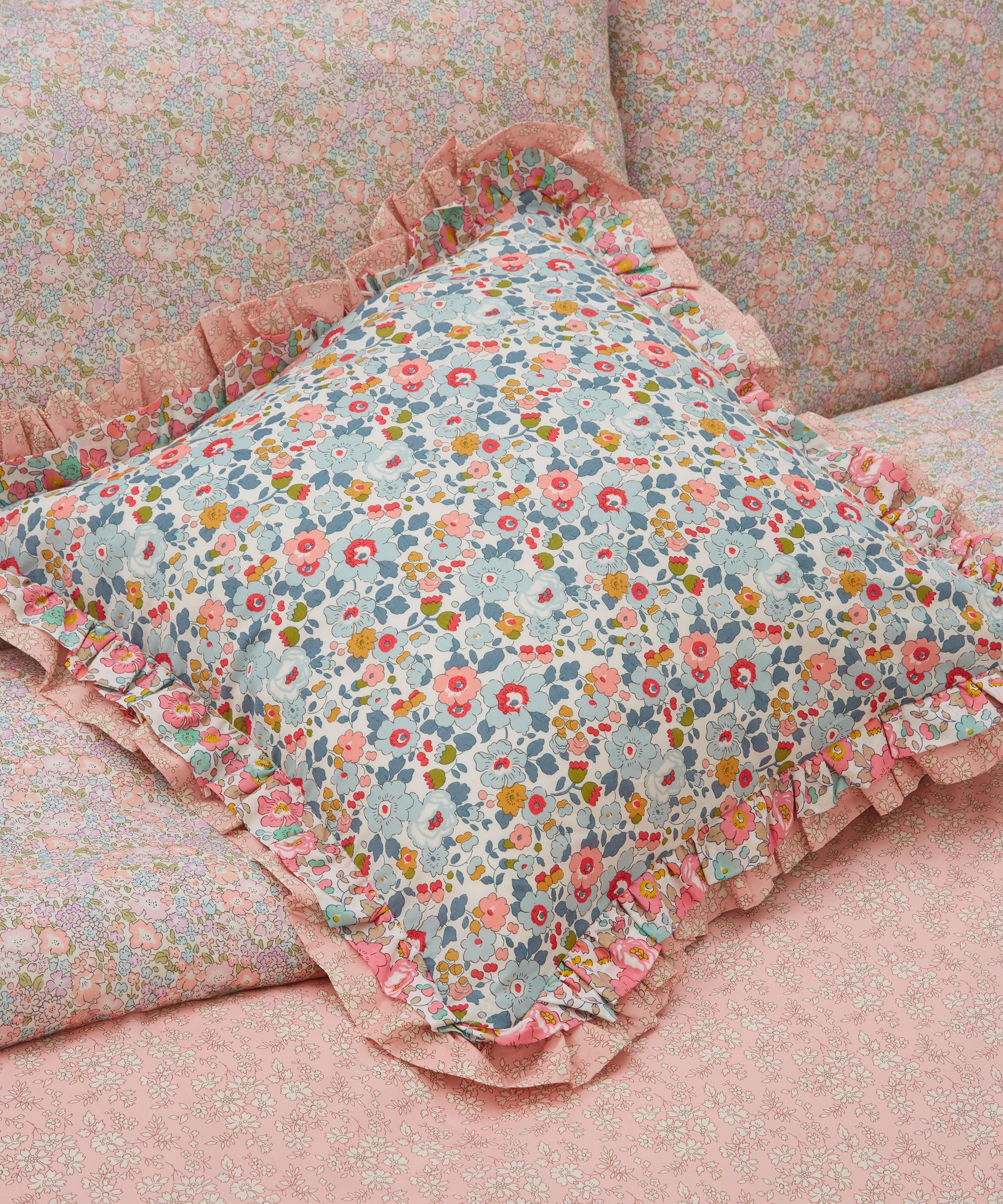 COCO & WOLF COCO & WOLF BETSY GREY BETSY ROSE AND CAPEL DOUBLE RUFFLE SQUARED CUSHION 000715889