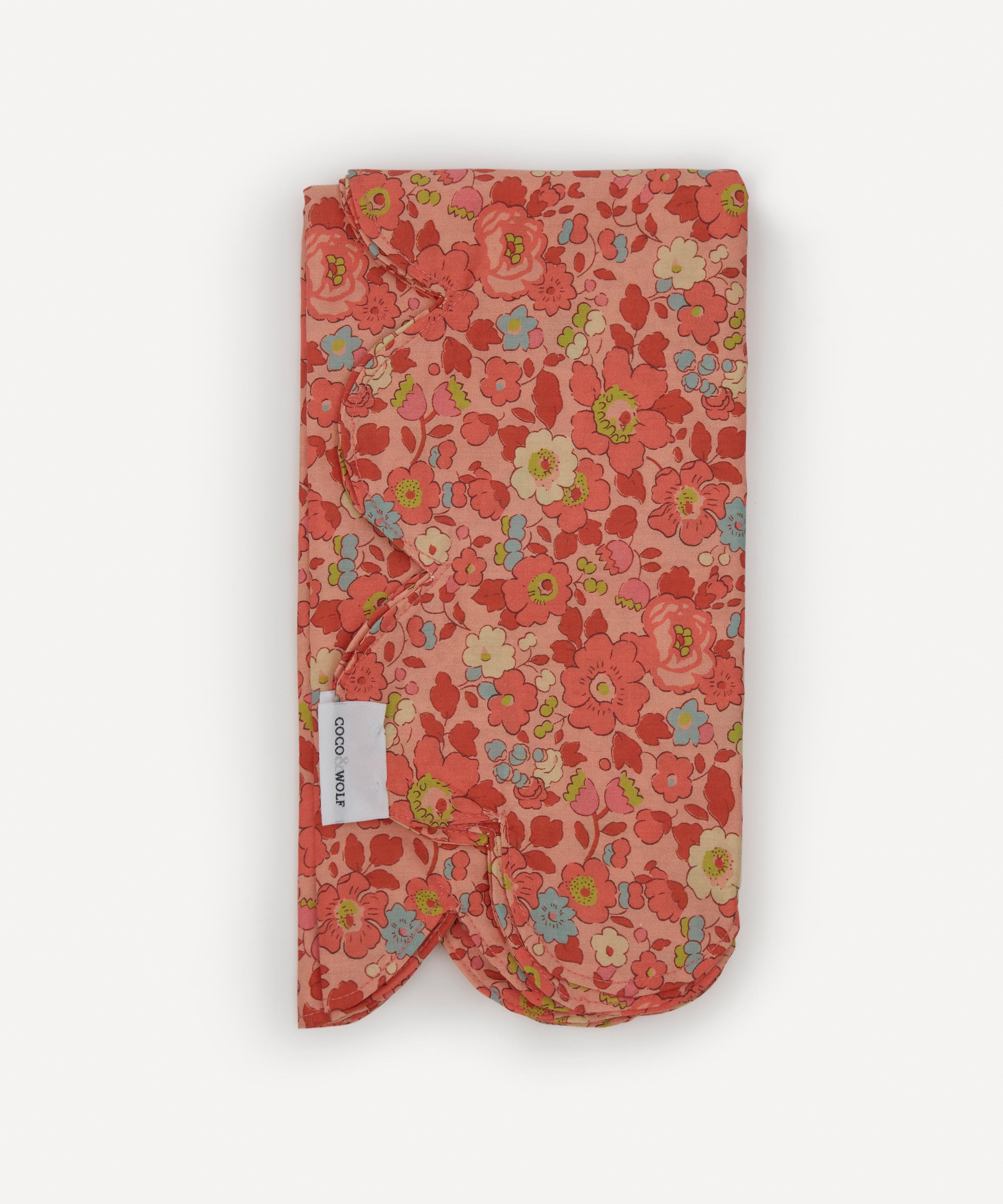 Coco & Wolf Betsy Coral Scallop Napkins Set Of Two In Assorted