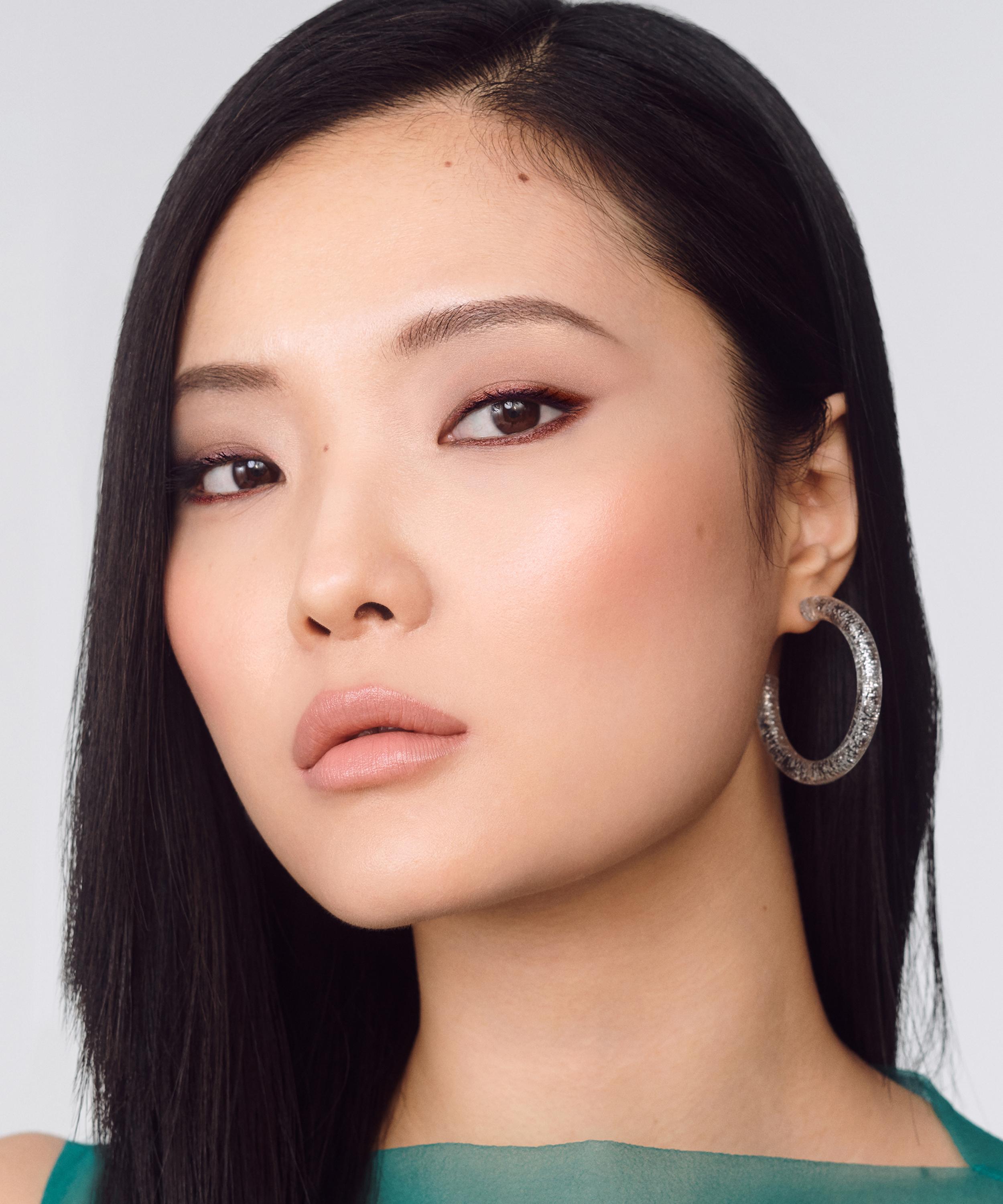 Bobbi Brown The Essential Multicolour Eye Shadow Palette In Bold Burgundy In Bold Burgundy