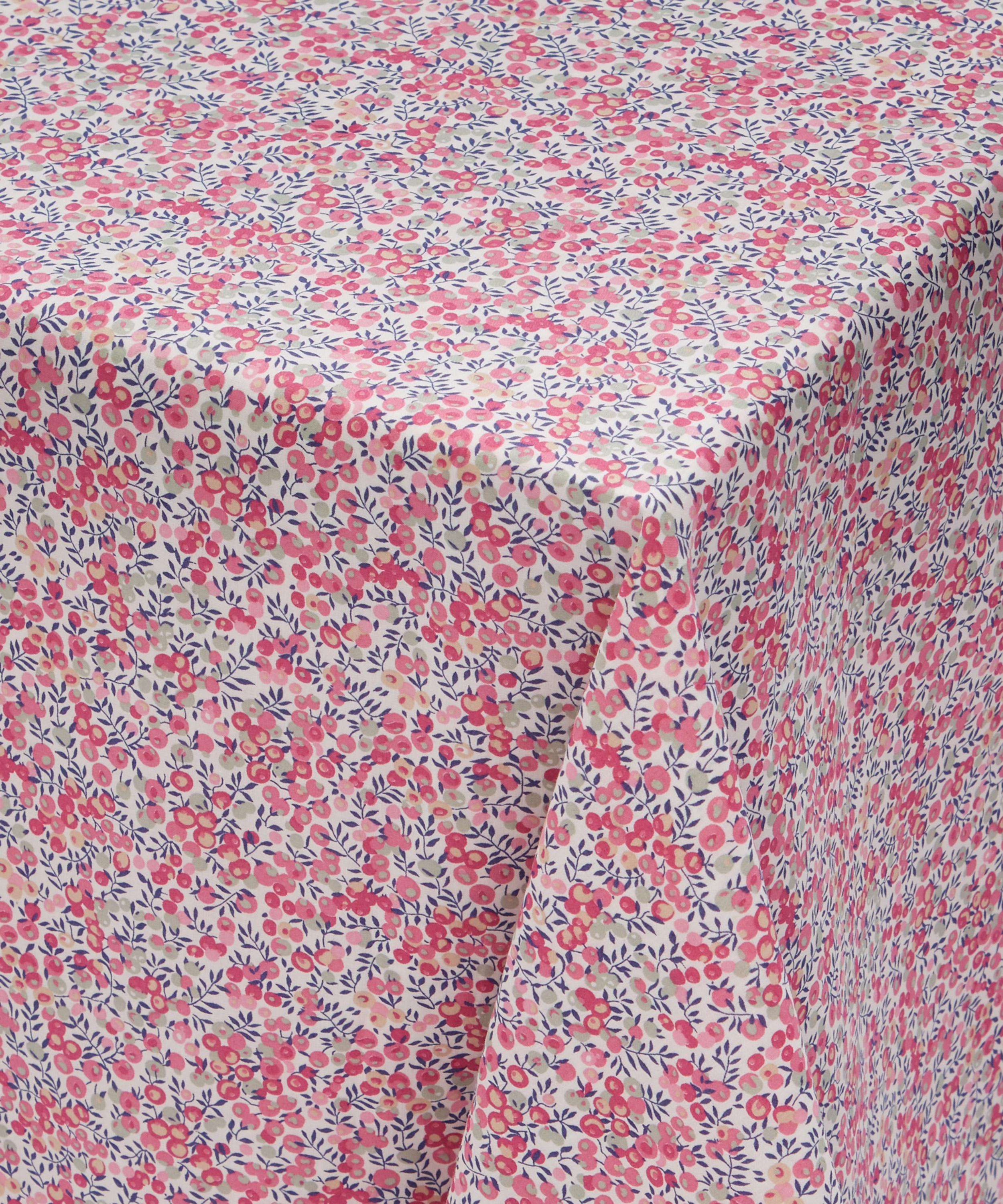 Coco & Wolf Mitsi Valeria And Wiltshire Bud Stitch Edge Tablecloth In Pink