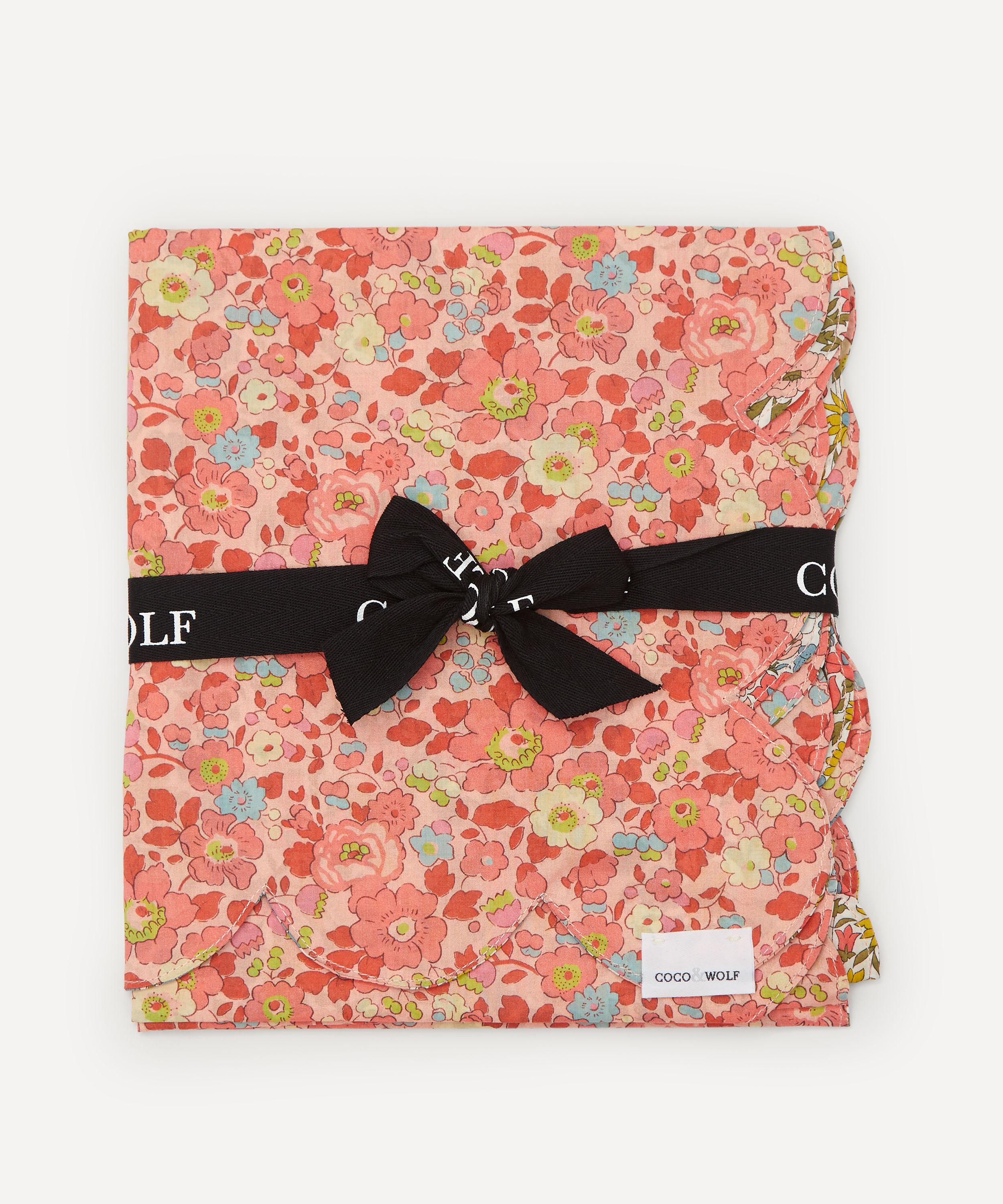 COCO & WOLF COCO & WOLF BETSY AND POPPY AND DAISY SCALLOPED TABLE RUNNER 000739013