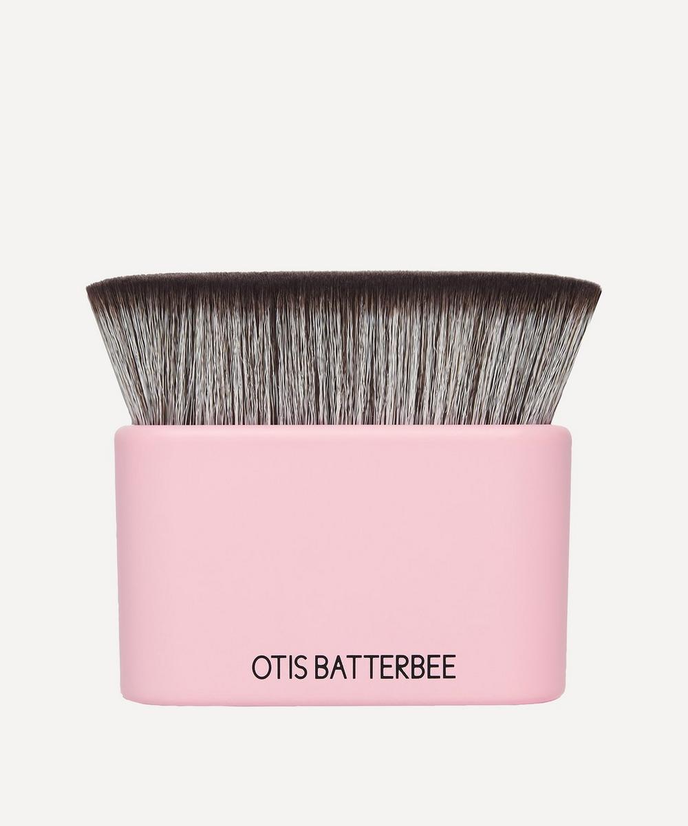 Otis Batterbee - The Face & Body Brush image number 0