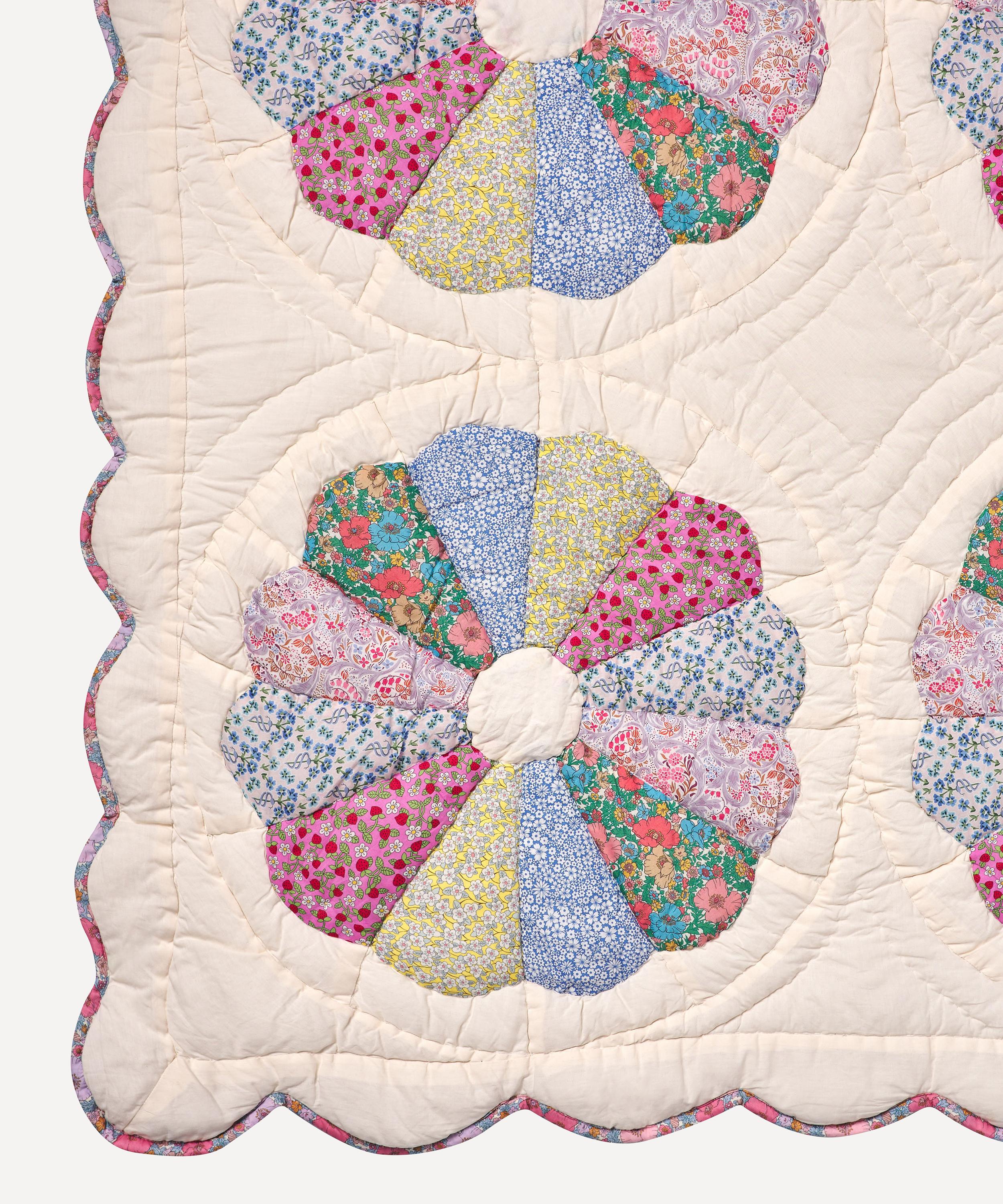 Projektityyny Simpukka Liberty Print Patchwork Quilt In Multicoloured