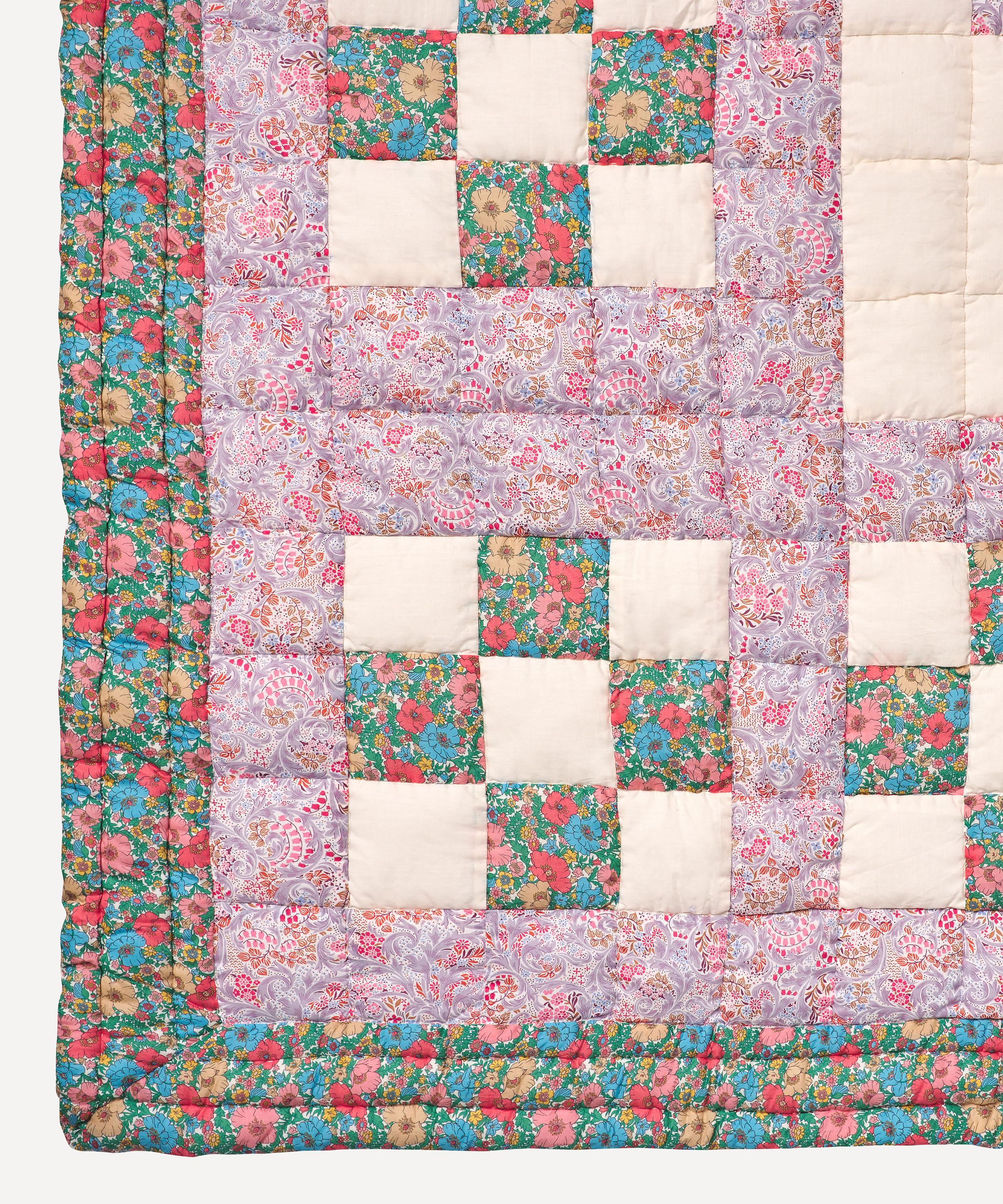 Projektityyny Kaunokki Liberty Print Patchwork Quilt In Multicoloured