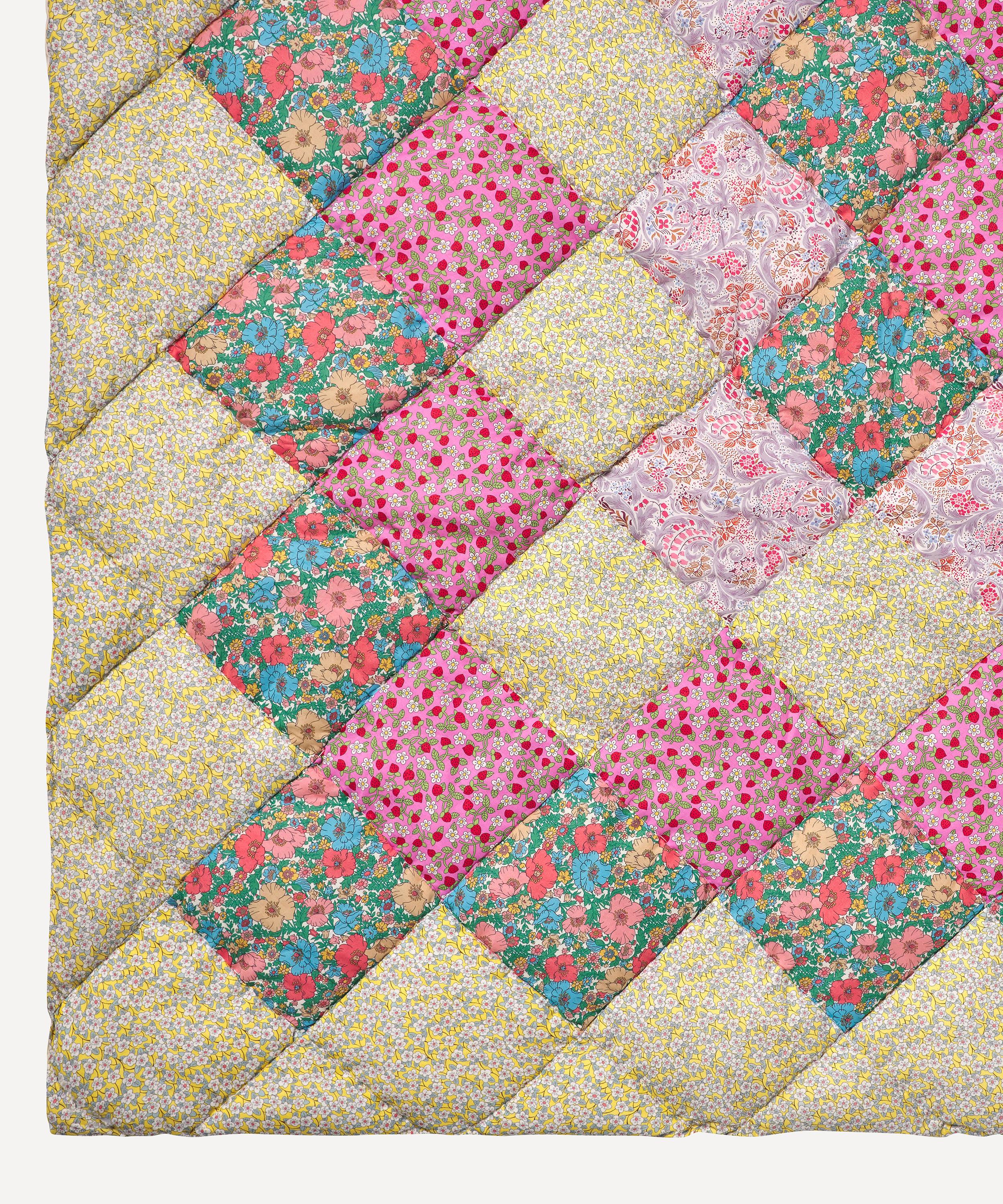 Projektityyny Vuoren Huippu Liberty Print Patchwork Quilt In Multicoloured