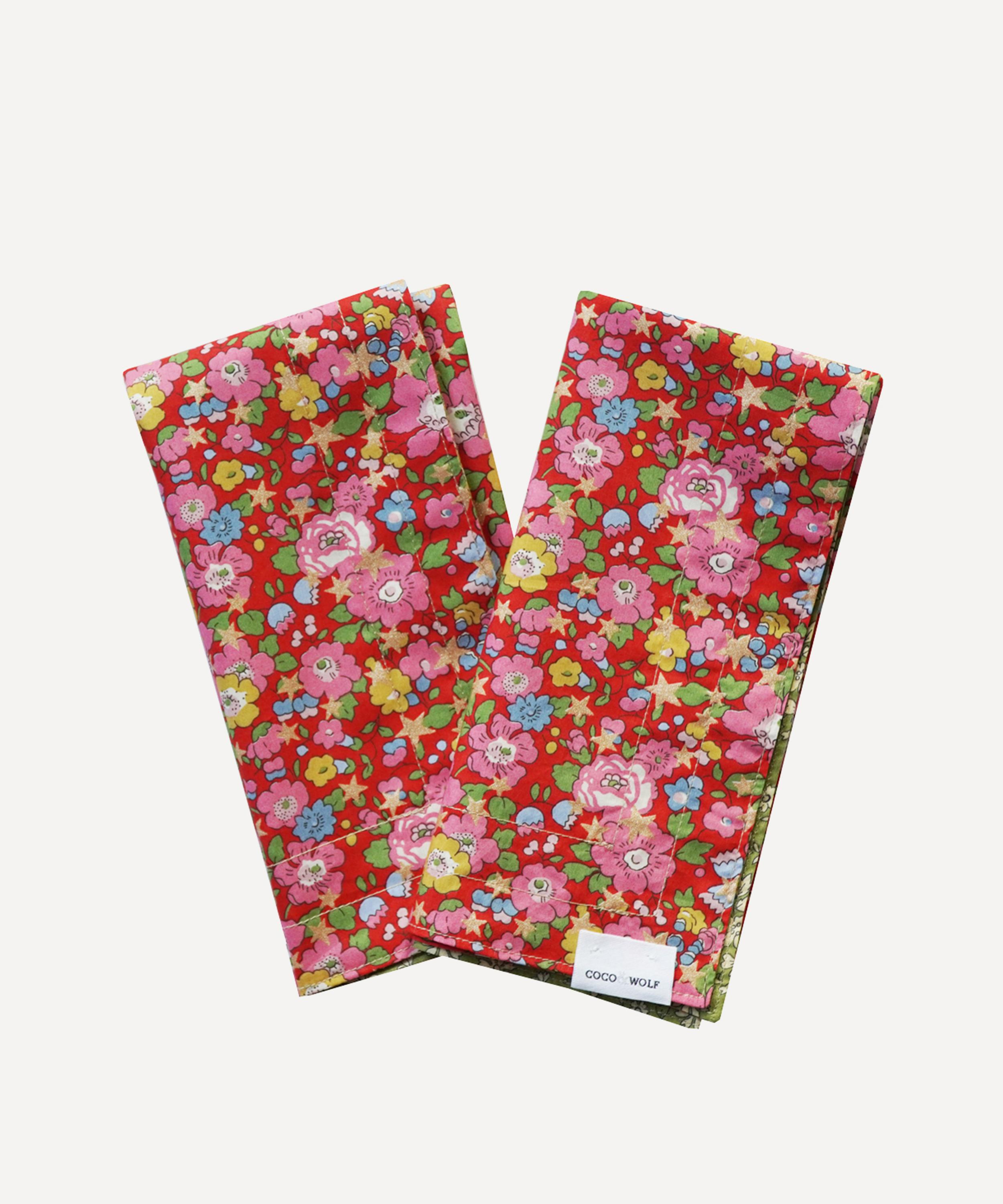 COCO & WOLF COCO & WOLF BETSY STAR AND CAPEL GREEN STITCH EDGE NAPKINS SET OF TWO 