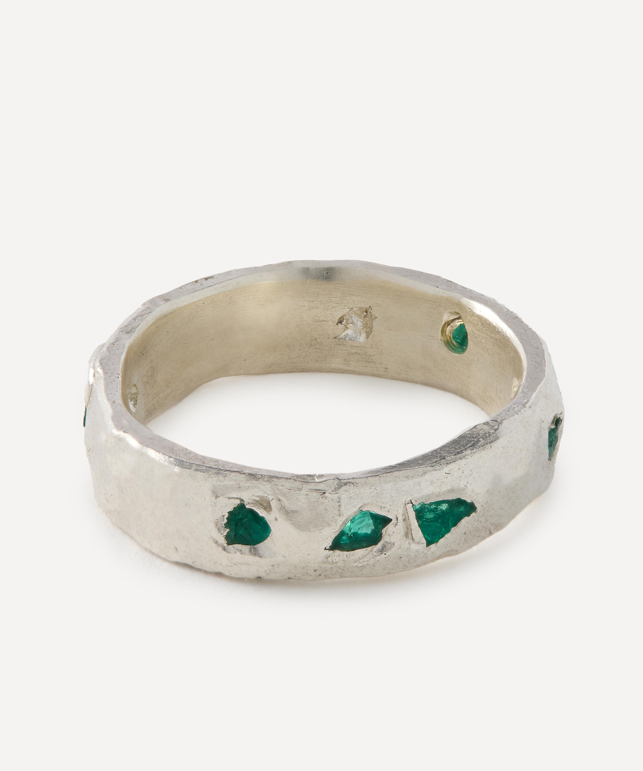The Ouze Mens Sterling Silver Raw Emerald Scatter Band Ring In Metallic