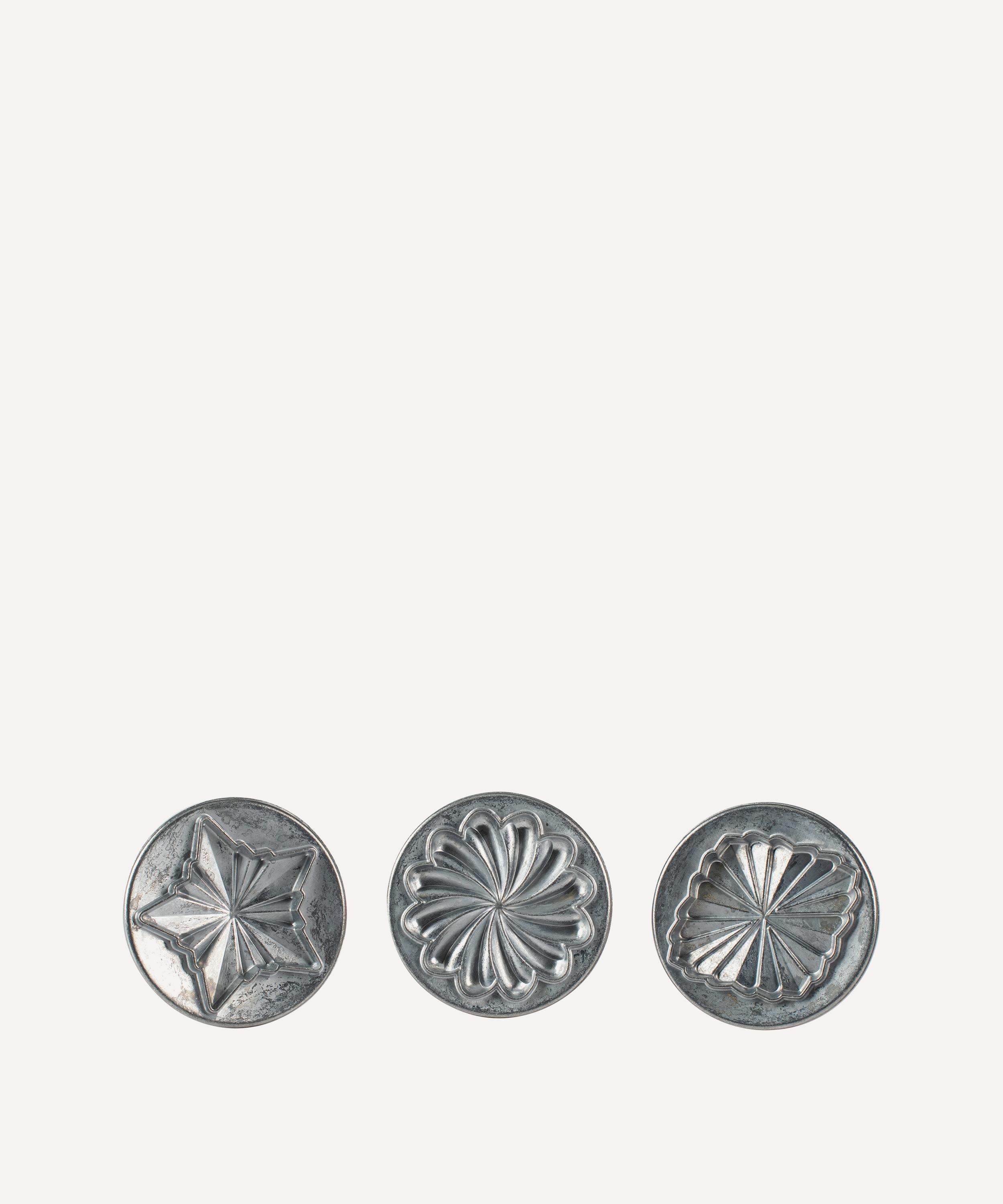 Nordic Ware Pretty Pleated Cookie Stamps In Neutral