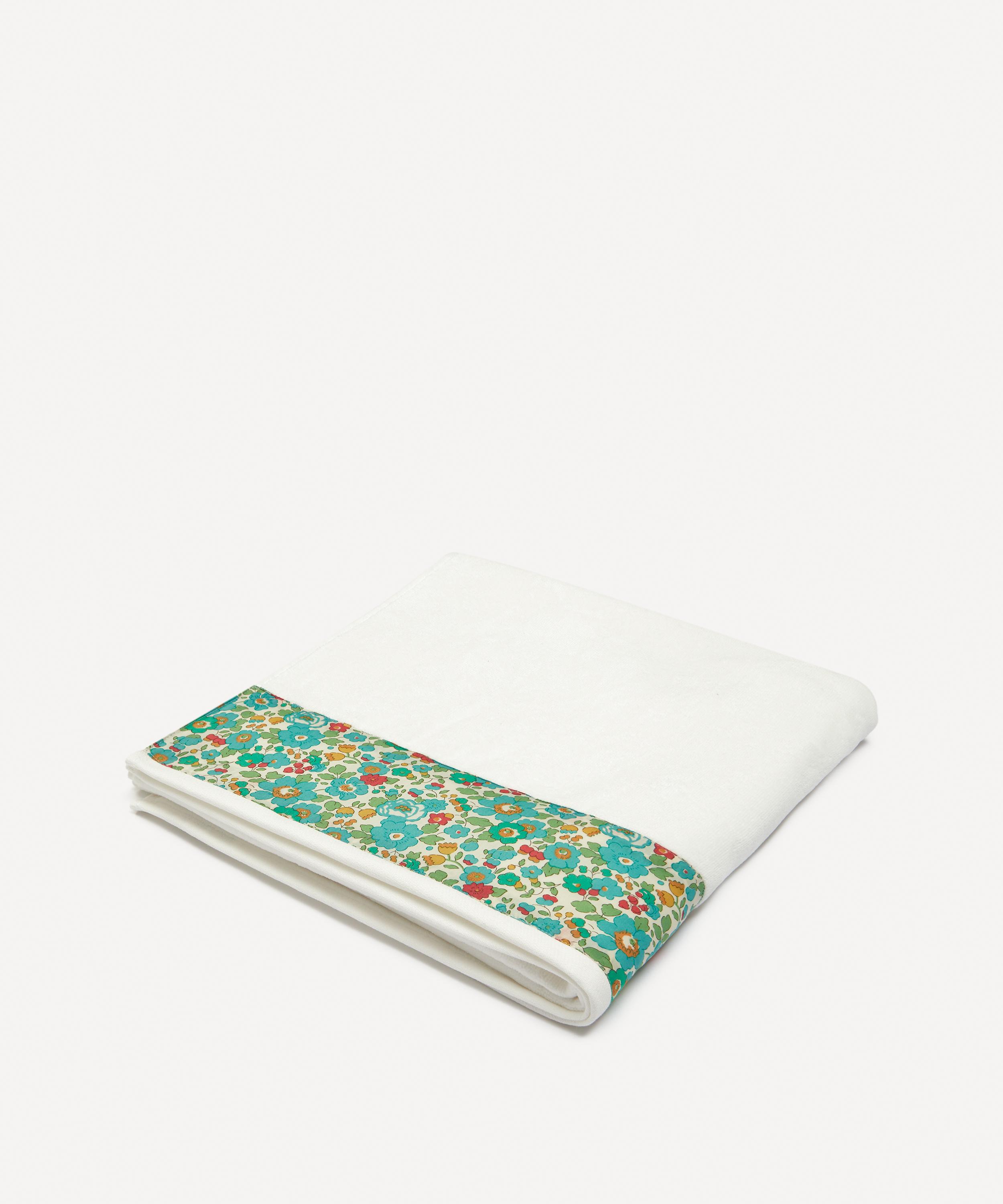 Liberty Betsy Bath Towel 70x140cm In Green