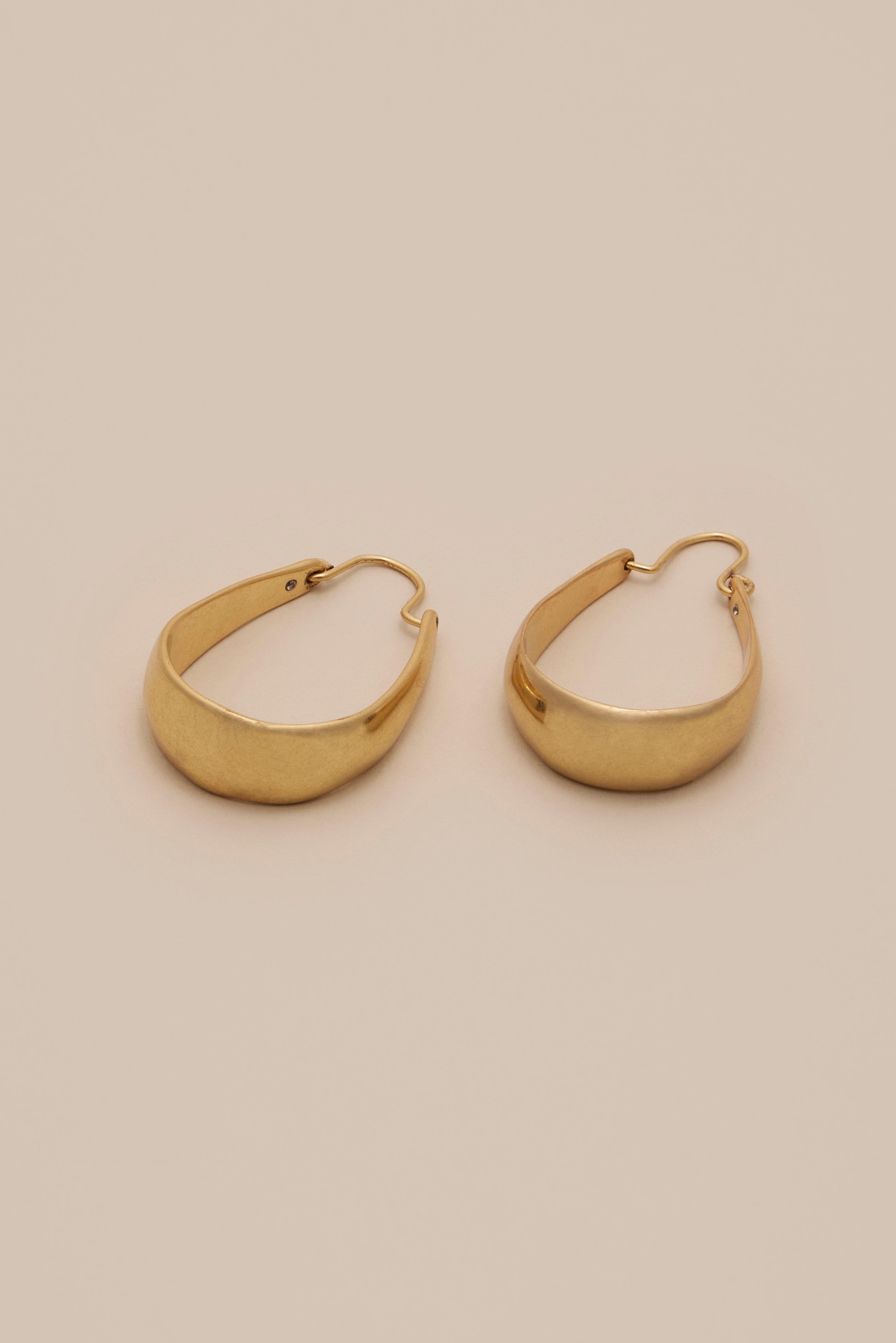 OVAL HOOP EARRINGS