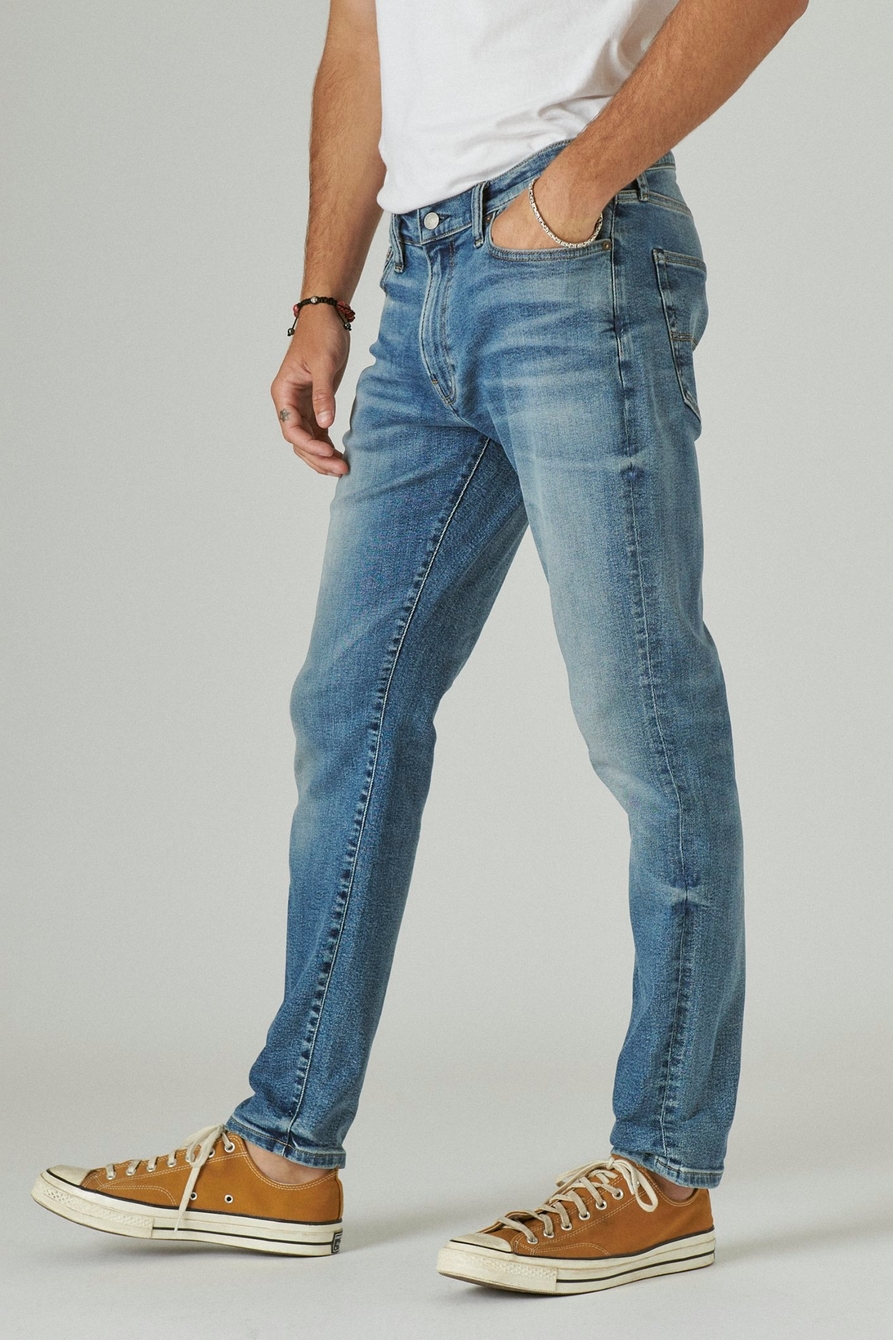 411 ATHLETIC TAPER ADVANCED STRETCH JEAN | Lucky Brand