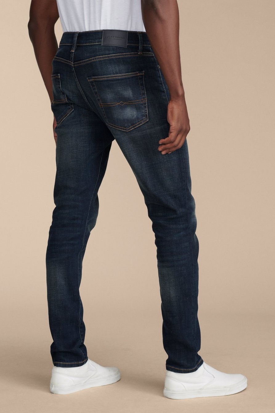 Lucky Brand 412 Athletic Slim Fit Denim, Stark, 34W x 32L : :  Clothing, Shoes & Accessories