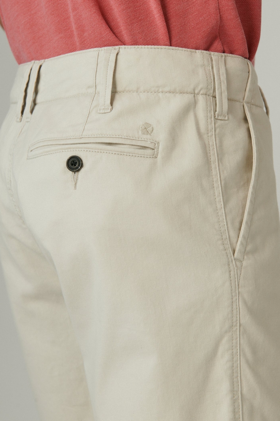 9" STRETCH TWILL FLAT FRONT SHORT, image 3