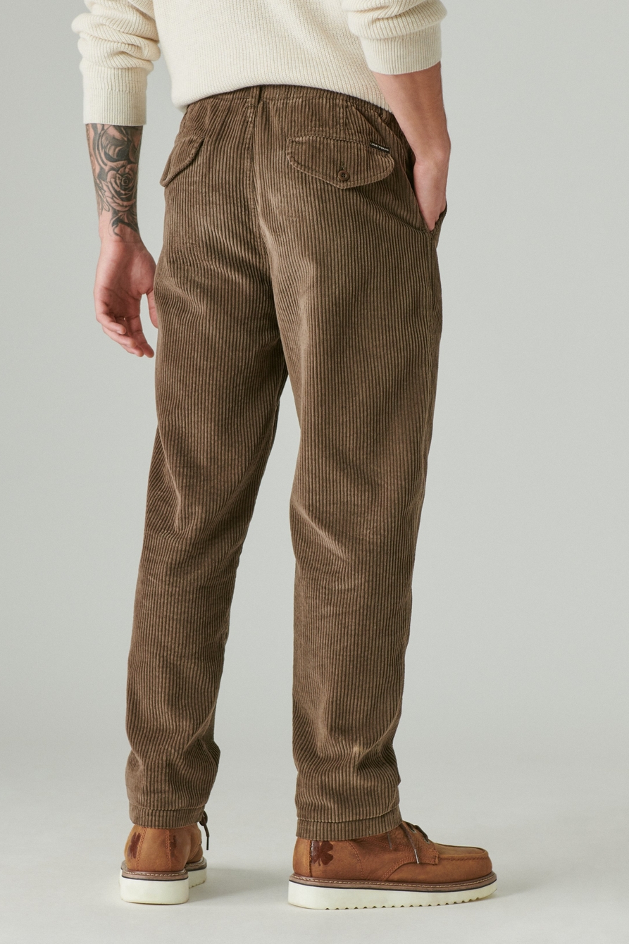 https://i1.adis.ws/i/lucky/7M21023_200_4/WIDE-WALE-CORDUROY-PULL-UP-PANT-200?sm=aspect&aspect=2:3&w=893&qlt=100