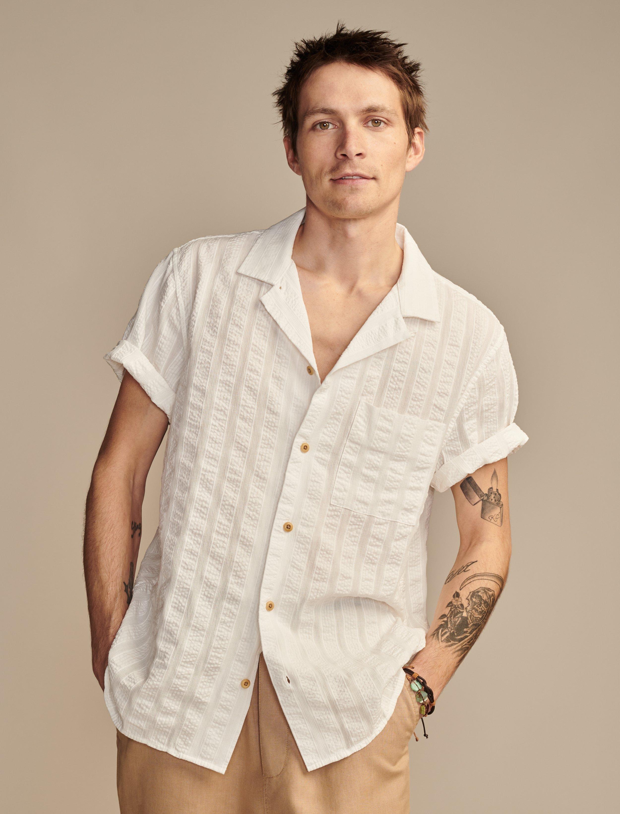 SOLID SEERSUCKER SHORT SLEEVE SHIRT