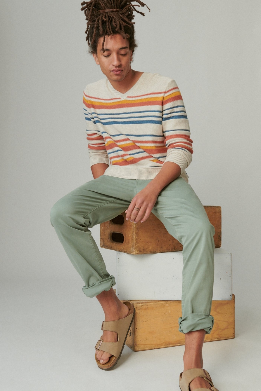 STRIPED WELTERWEIGHT V-NECK SWEATER