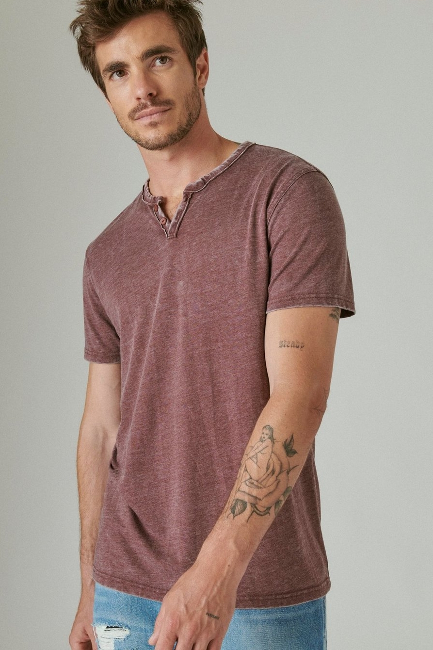 Lucky Brand Mens Venice Burnout V-Neck Tee Shirt : : Clothing,  Shoes & Accessories