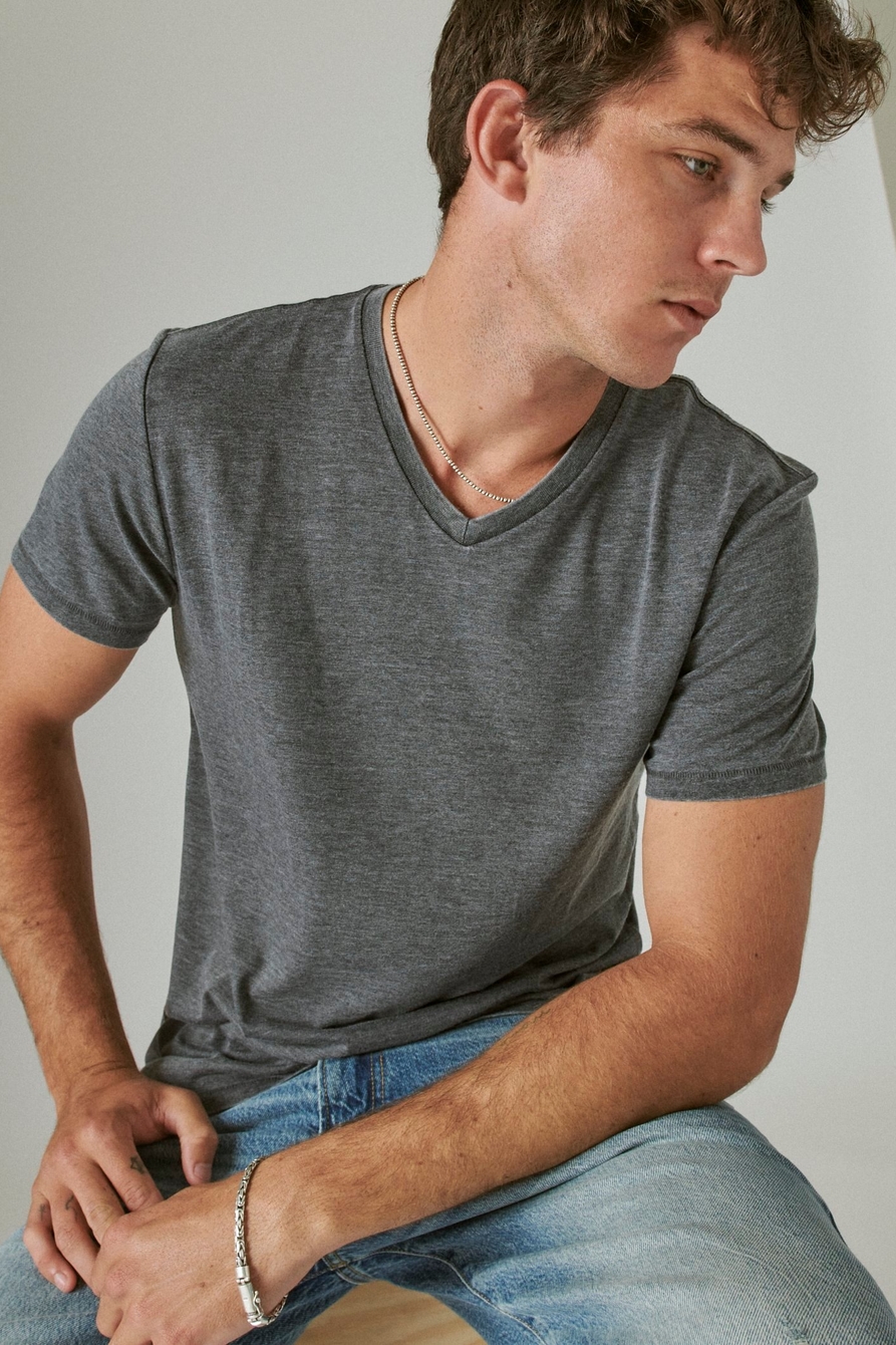 Lucky Brand Mens Venice Burnout V-Neck Tee Shirt : : Clothing,  Shoes & Accessories