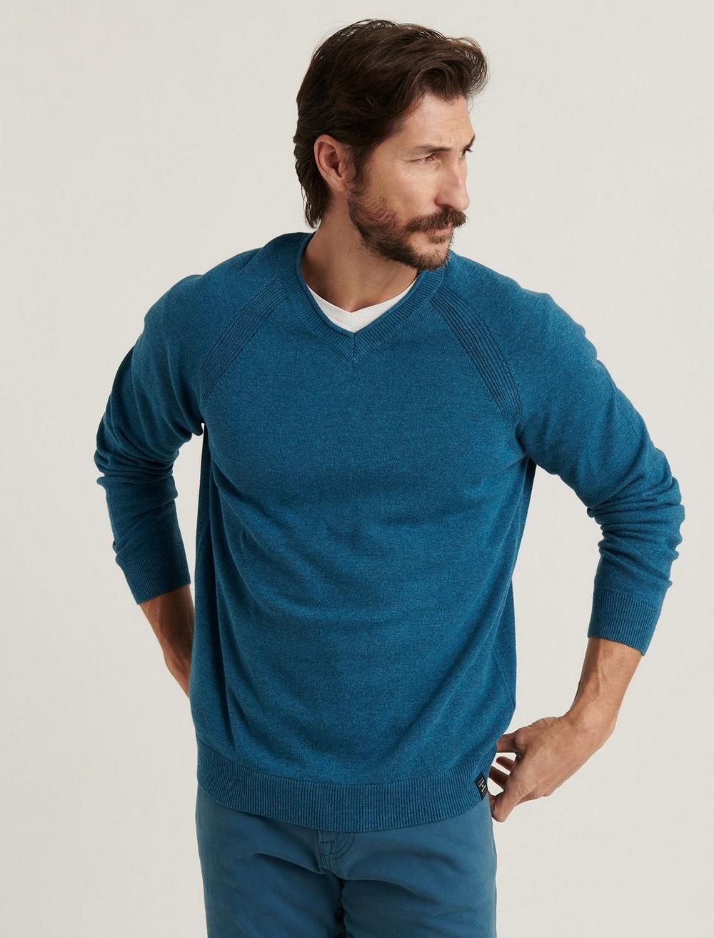 WELTER WEIGHT V-NECK SWEATER, image 1