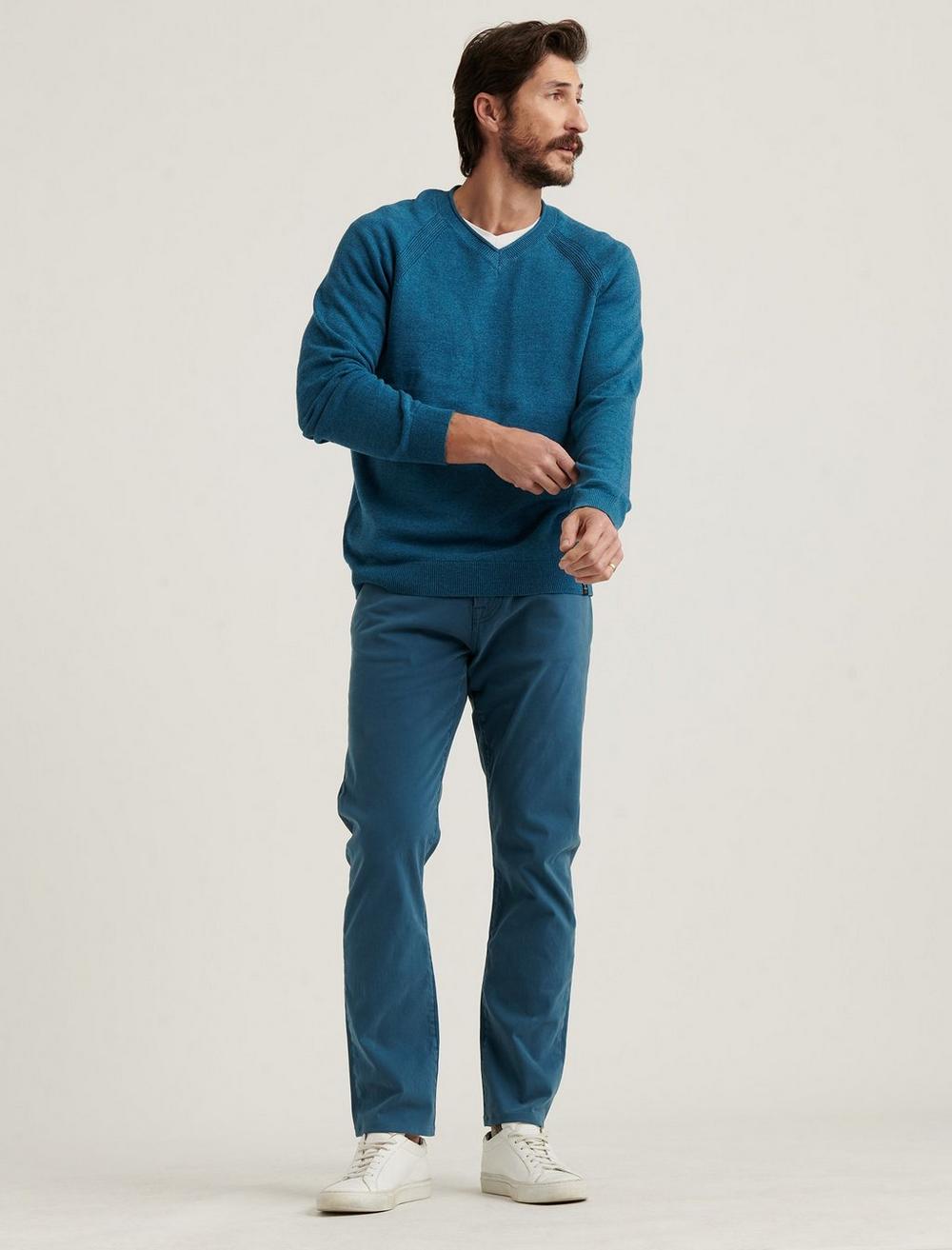 WELTER WEIGHT V-NECK SWEATER, image 2