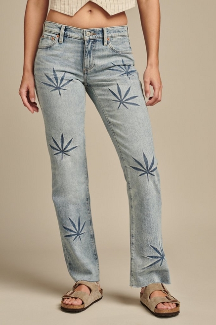 Lucky Brand Women's Jeans for sale in Des Moines, Iowa