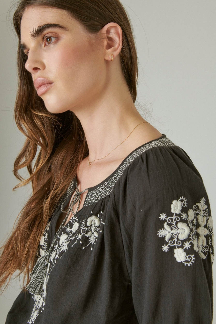 EMBROIDERED SHORT SLEEVE TOP, image 5