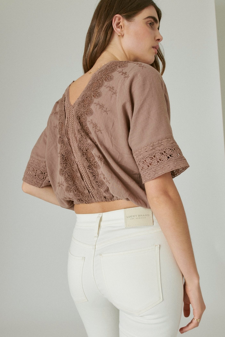 LACE SHORT SLEEVE TOP